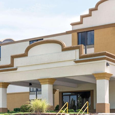 Days Inn By Wyndham Hagerstown I-70 Esterno foto