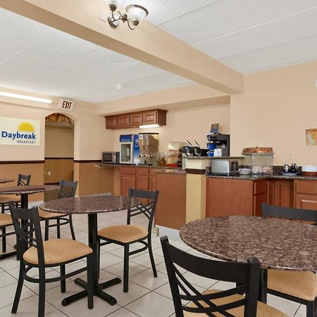 Days Inn By Wyndham Hagerstown I-70 Esterno foto