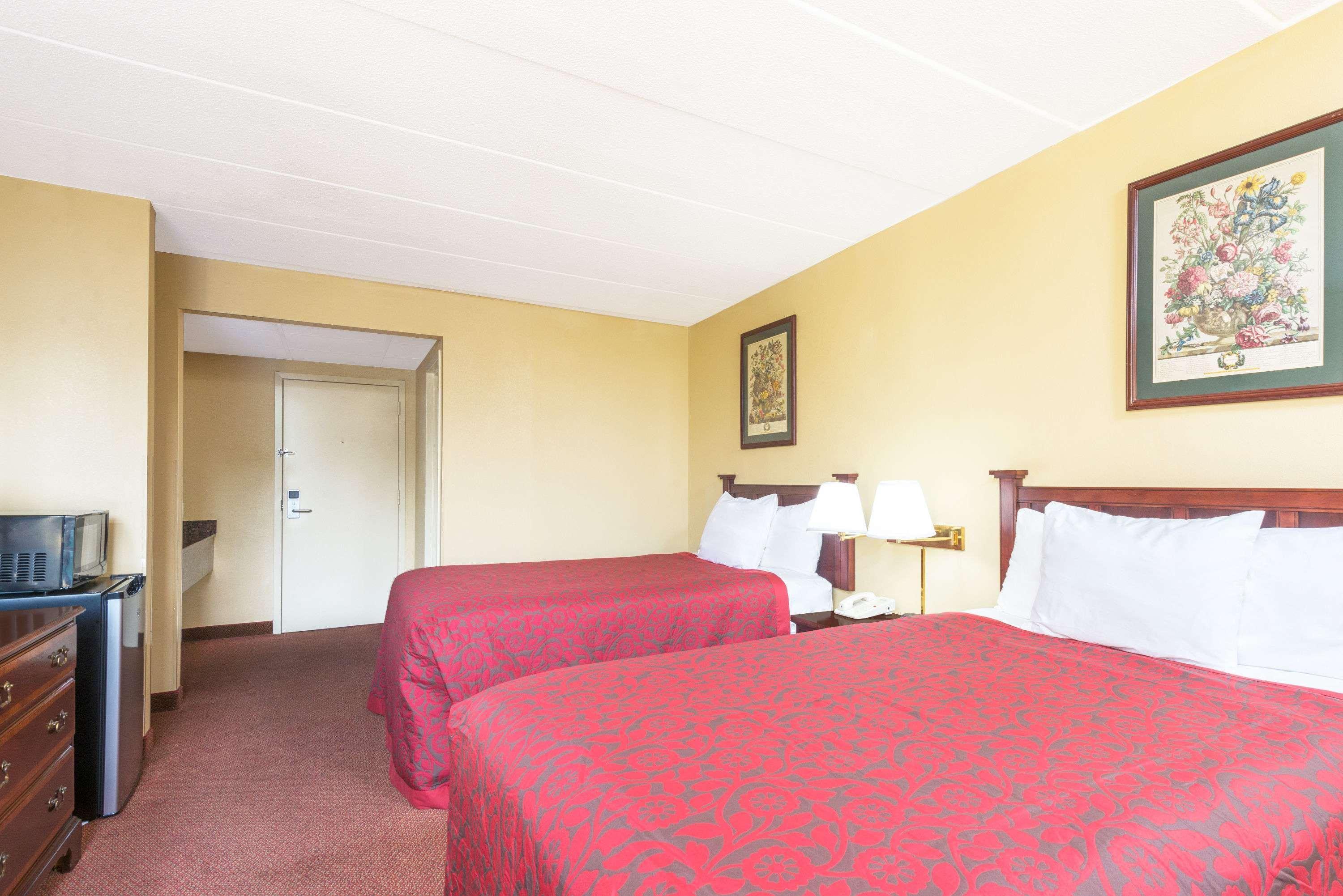 Days Inn By Wyndham Hagerstown I-70 Esterno foto