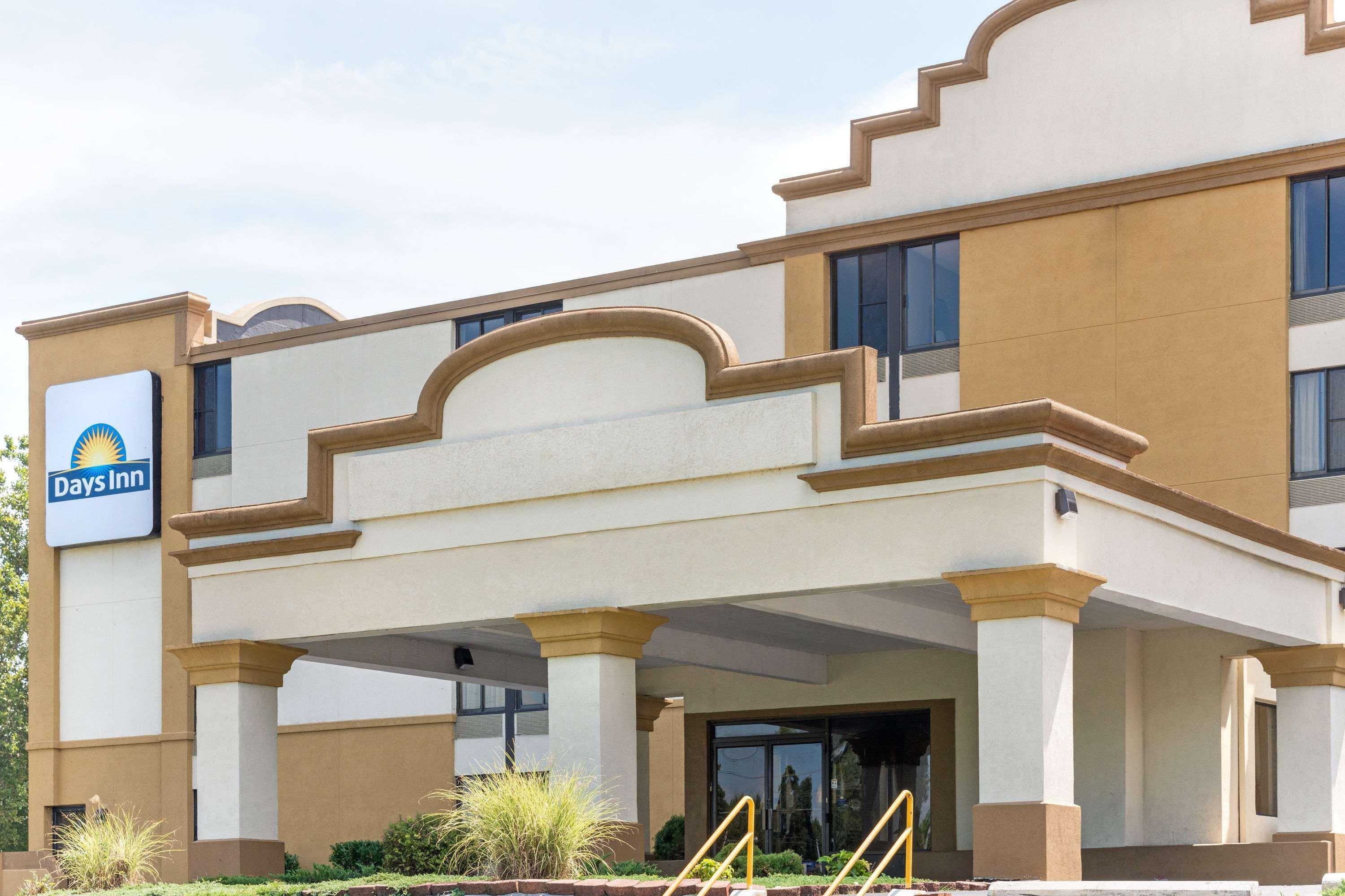 Days Inn By Wyndham Hagerstown I-70 Esterno foto