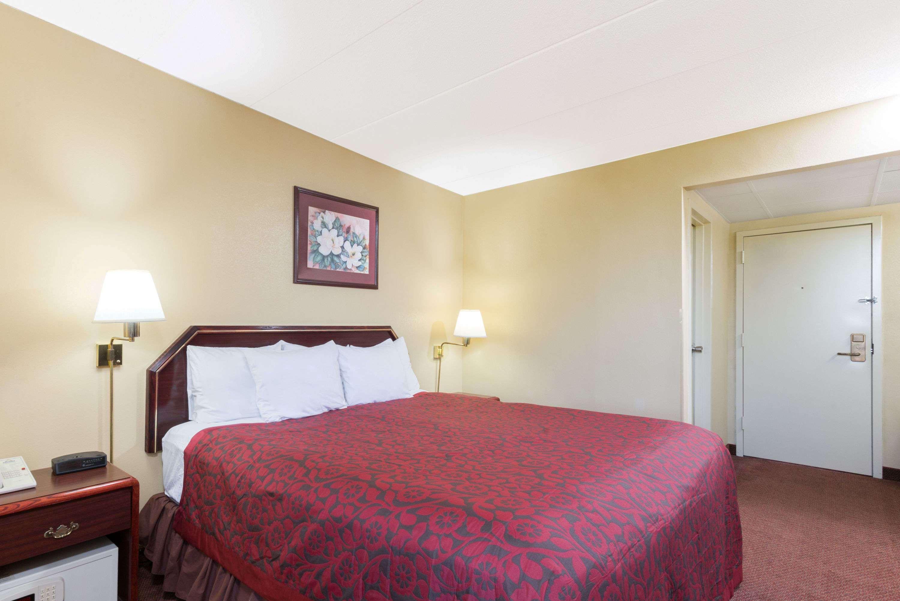 Days Inn By Wyndham Hagerstown I-70 Esterno foto
