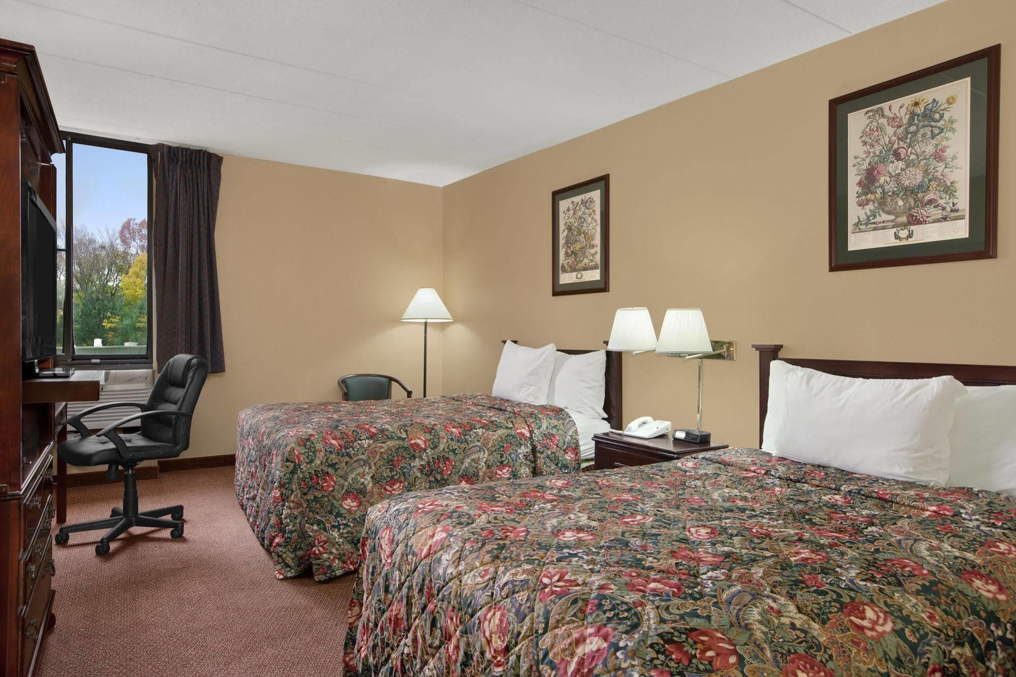 Days Inn By Wyndham Hagerstown I-70 Esterno foto